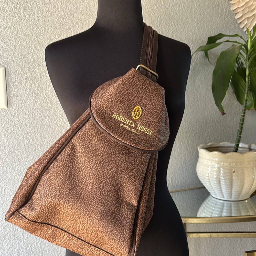 Roberta Rossi Monza Italy bag. In Good used condition. Used as backpack or sling